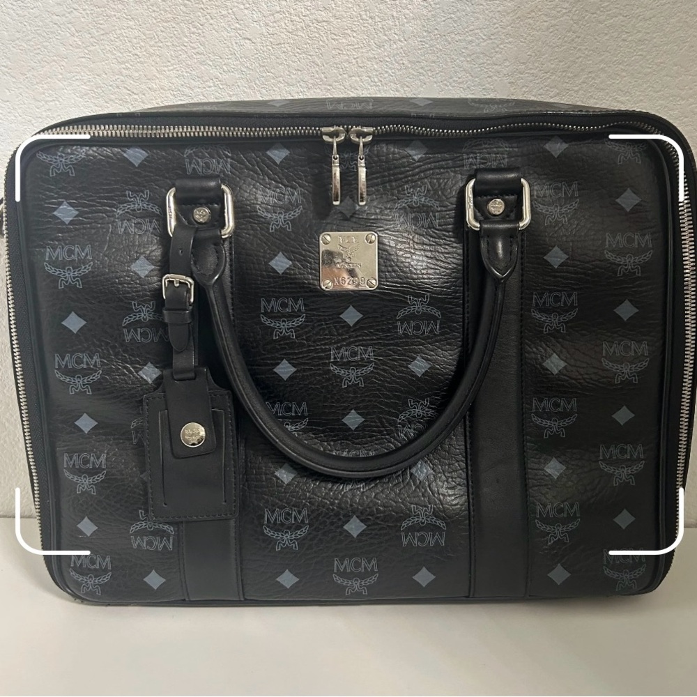 🔥 SOLD 🔥 Stunning Large MCM work/laptop bag with silver hardware. In EUC!